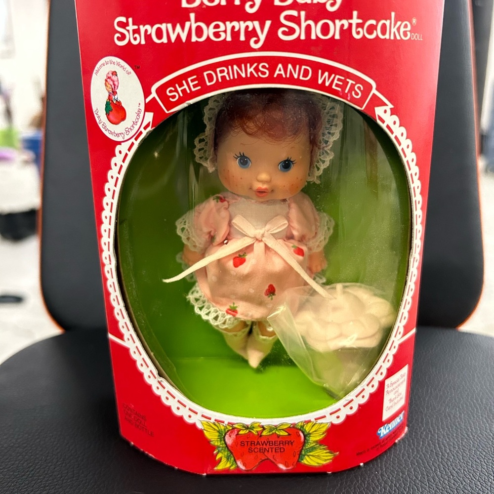 Vintage 80s new in box Strawberry Shortcake Baby Berry. - Picture 4 of 4